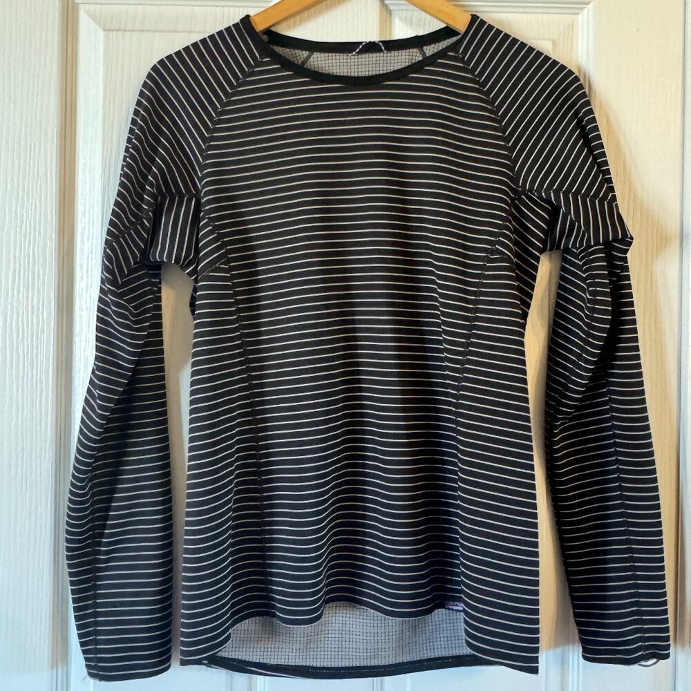 Patagonia Women's Capilene Midweight Base Layer Crew Top, Striped, Size Medium